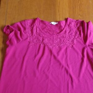 Beautiful burnt-out pattern short sleeve T